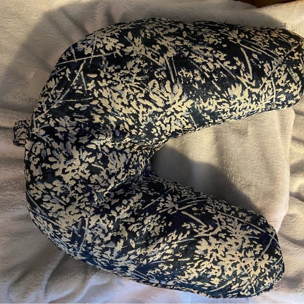Hugger Mugger Blue and White Floral Meditation V-Shape Cushion